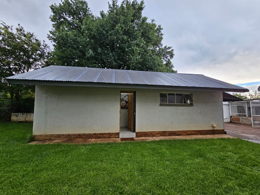 8 Bedroom Property for Sale in Irene Park North West